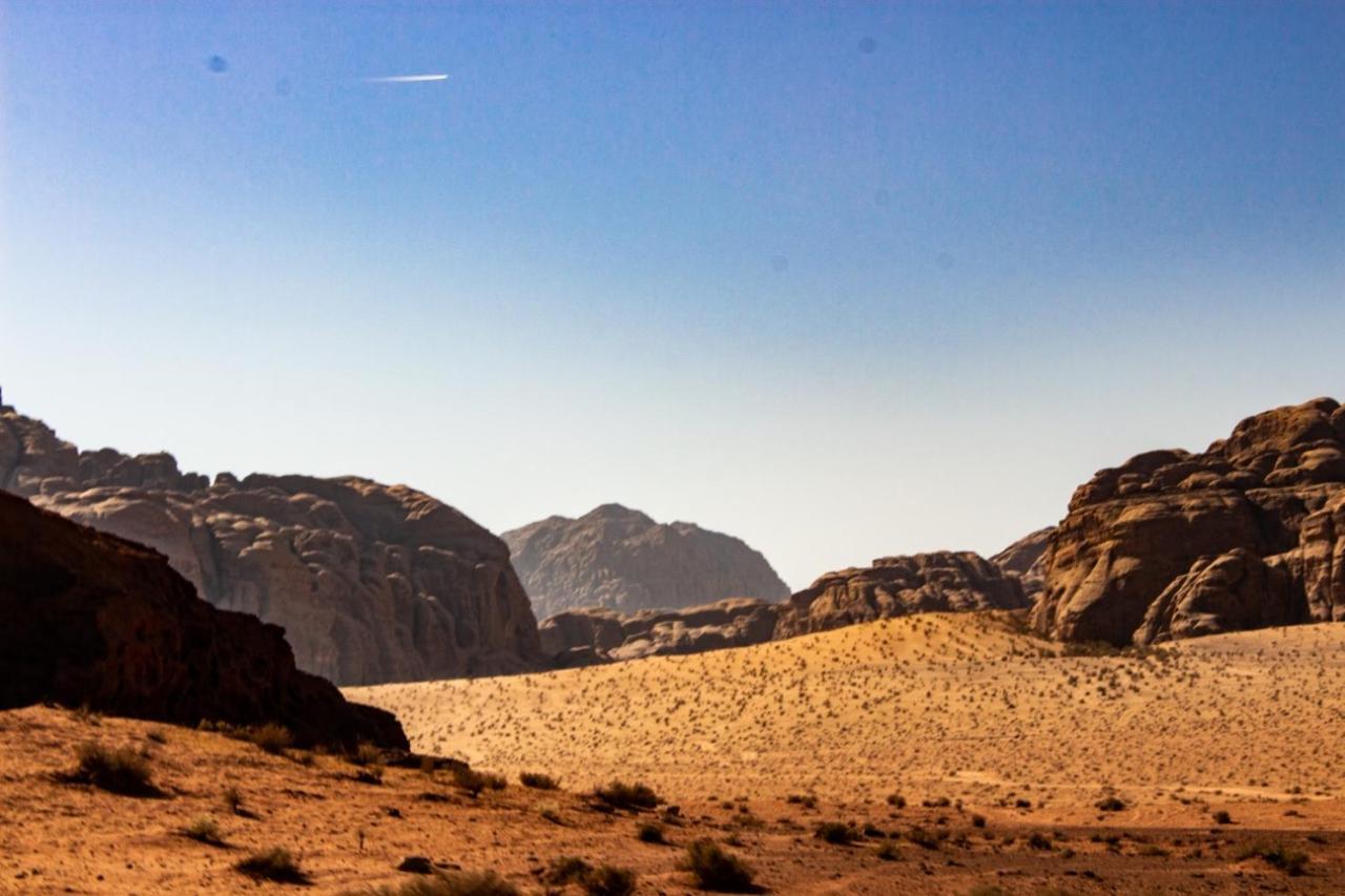 Отель Quite Bedouin Life Вади-Рам Номер фото